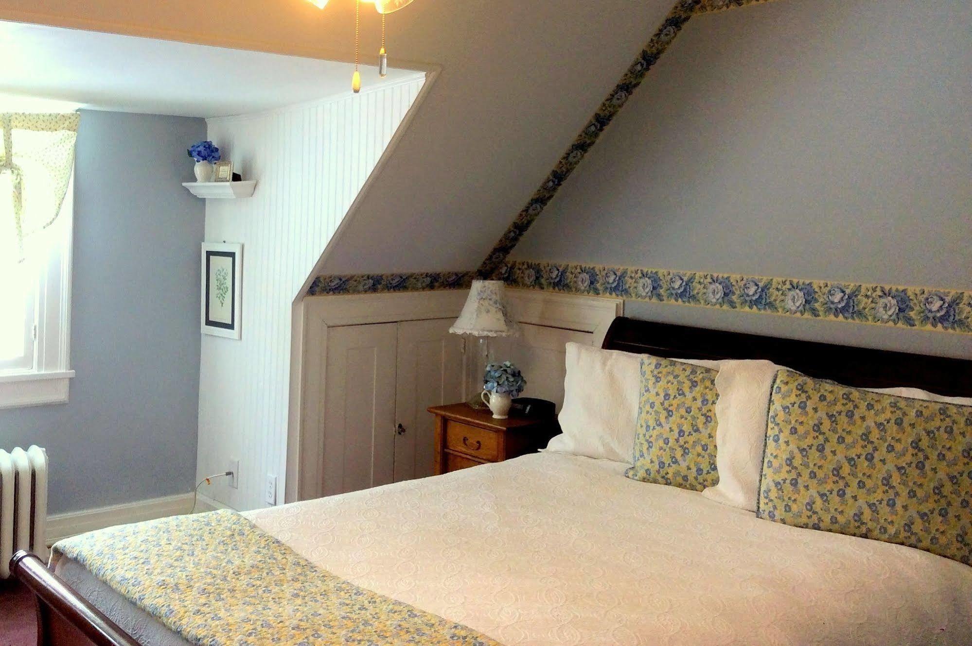 Four Chimneys Inn Bennington Eksteriør bilde